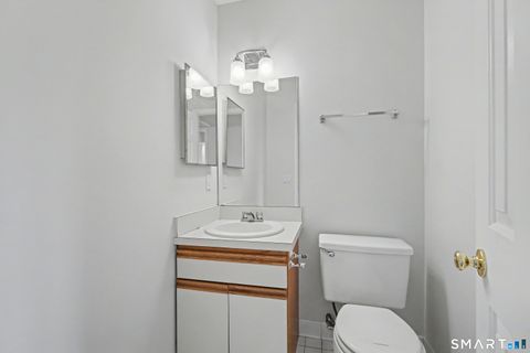 Tiny photo for 149 Fountain Street #8, New Haven, CT 06515 (MLS # 24163373)