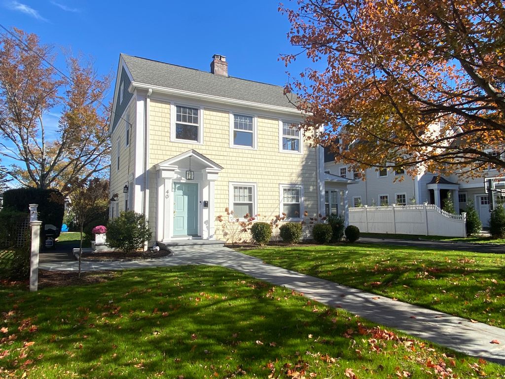 Photo of 40 East Maple Street, New Canaan, CT 06840 (MLS # 24120999)