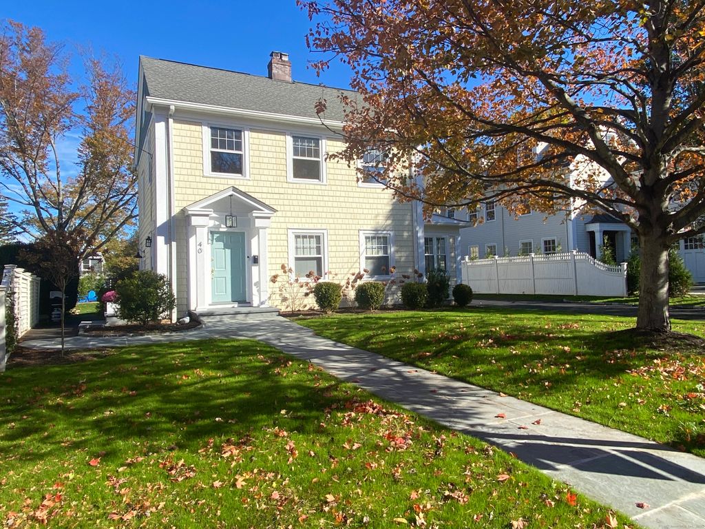 Photo of 40 East Maple Street, New Canaan, CT 06840 (MLS # 24120999)