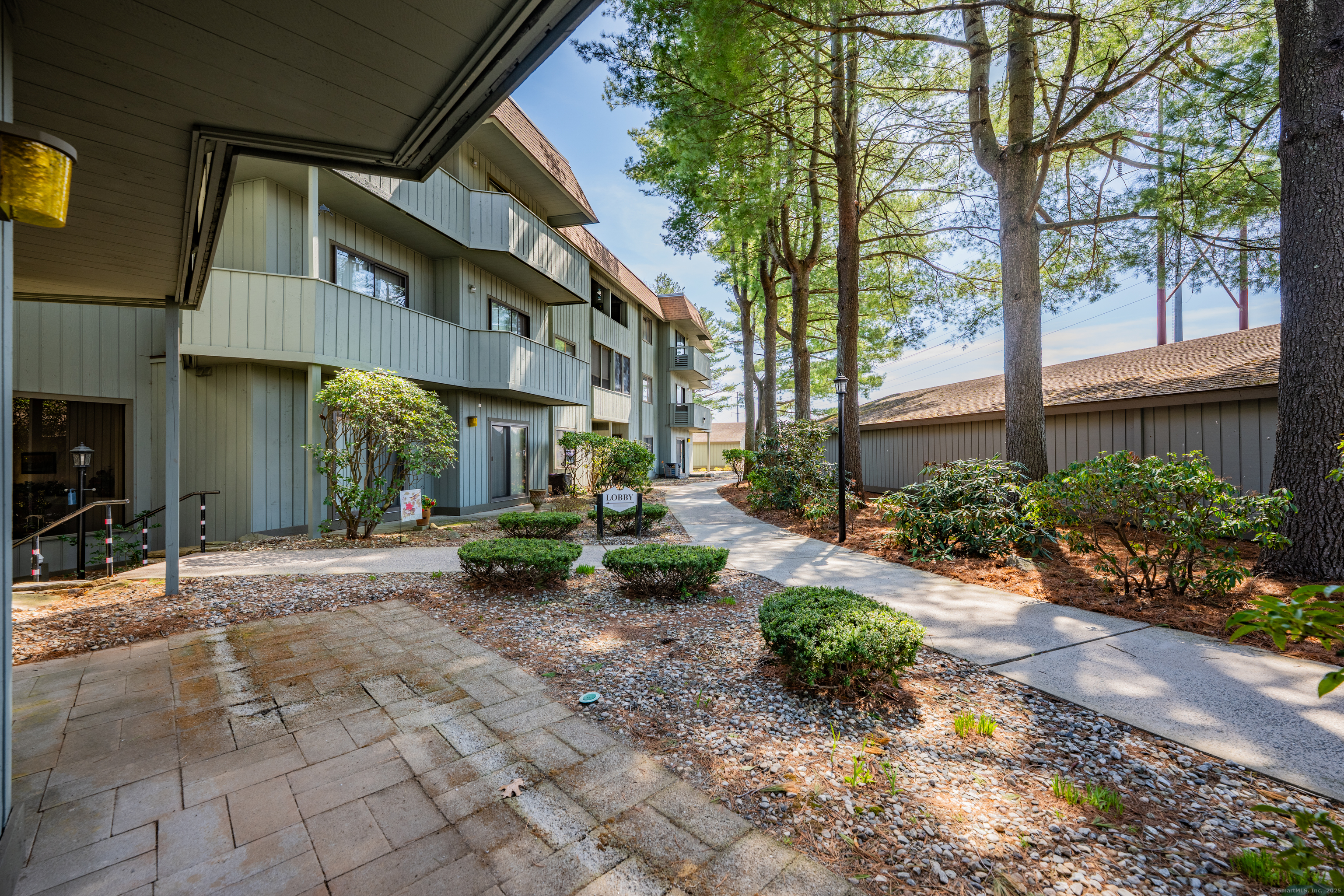 4 Hickory Hill Road, Southington, Connecticut image 33
