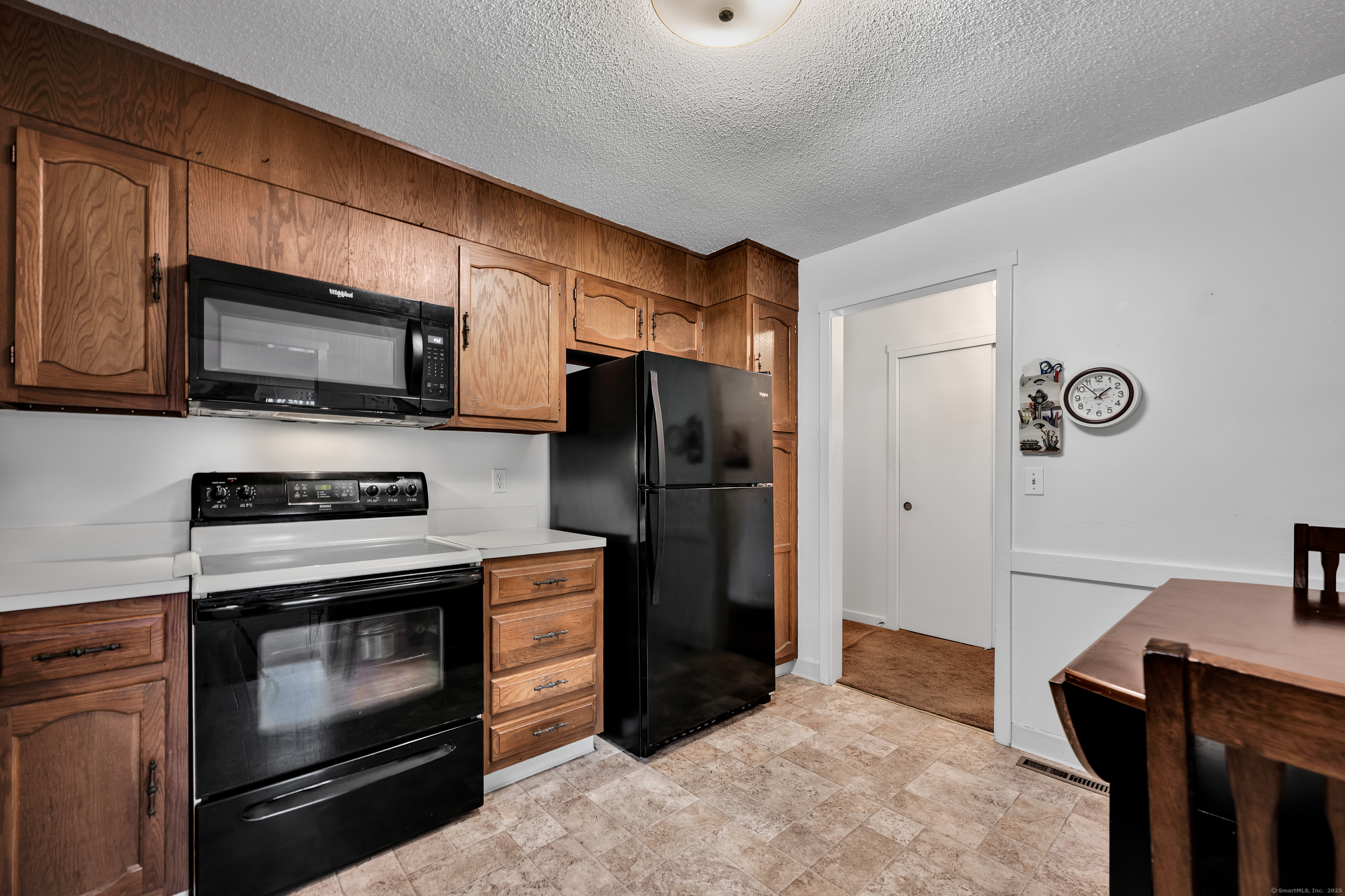 4 Hickory Hill Road, Southington, Connecticut image 13