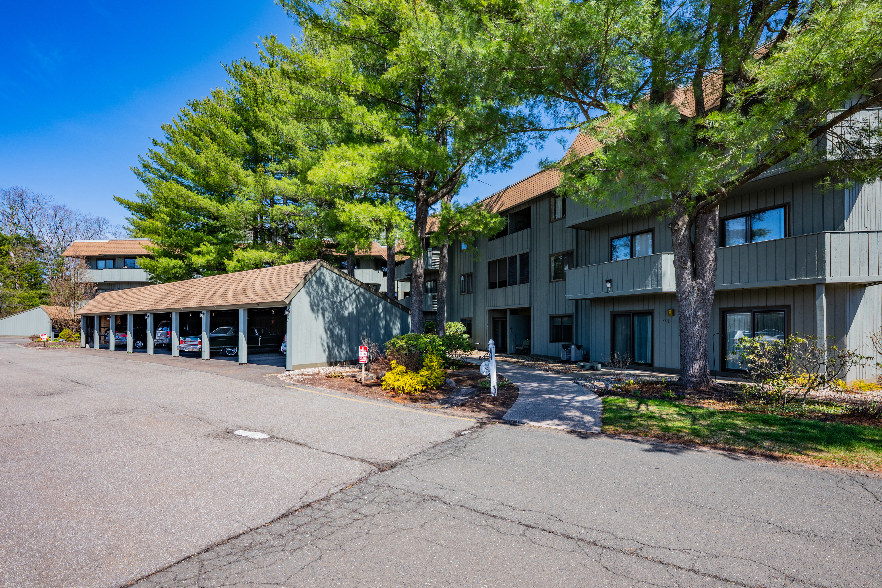 4 Hickory Hill Road, Southington, Connecticut image 31
