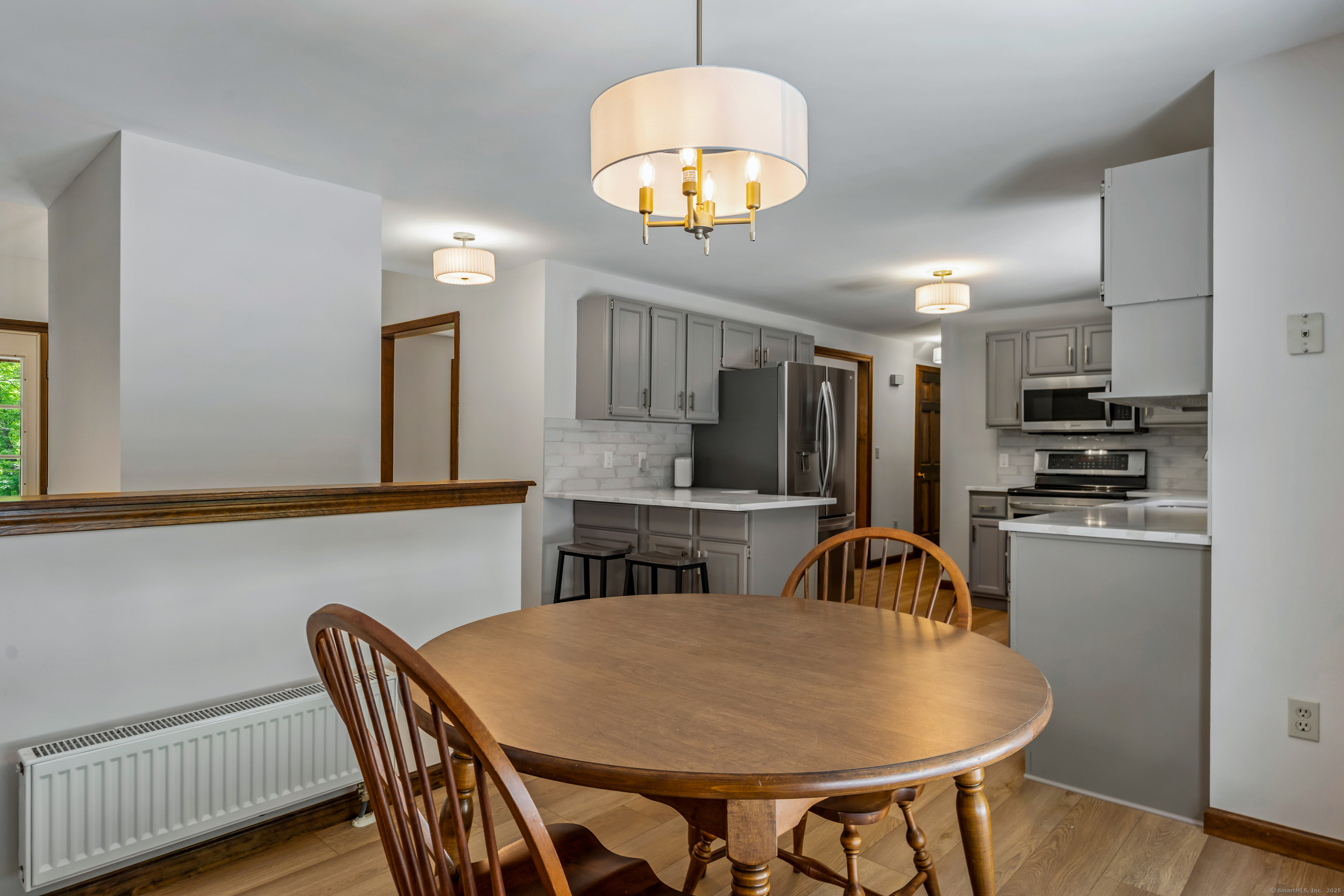 Tolland, Connecticut 06084, United States, 3 Bedrooms Bedrooms, ,3 BathroomsBathrooms,Residential,Pending,141704