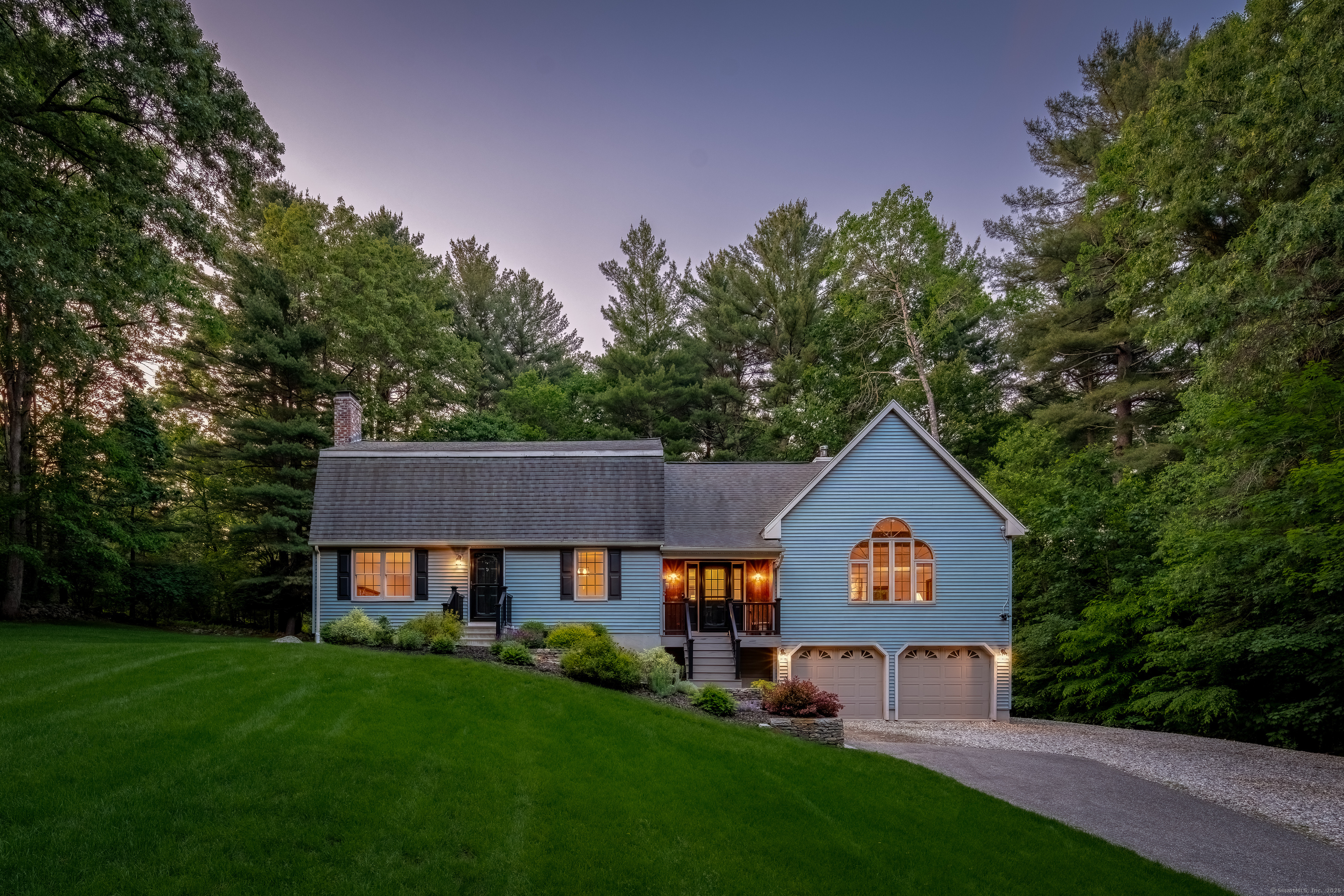 Tolland, Connecticut 06084, United States, 3 Bedrooms Bedrooms, ,3 BathroomsBathrooms,Residential,Pending,141704