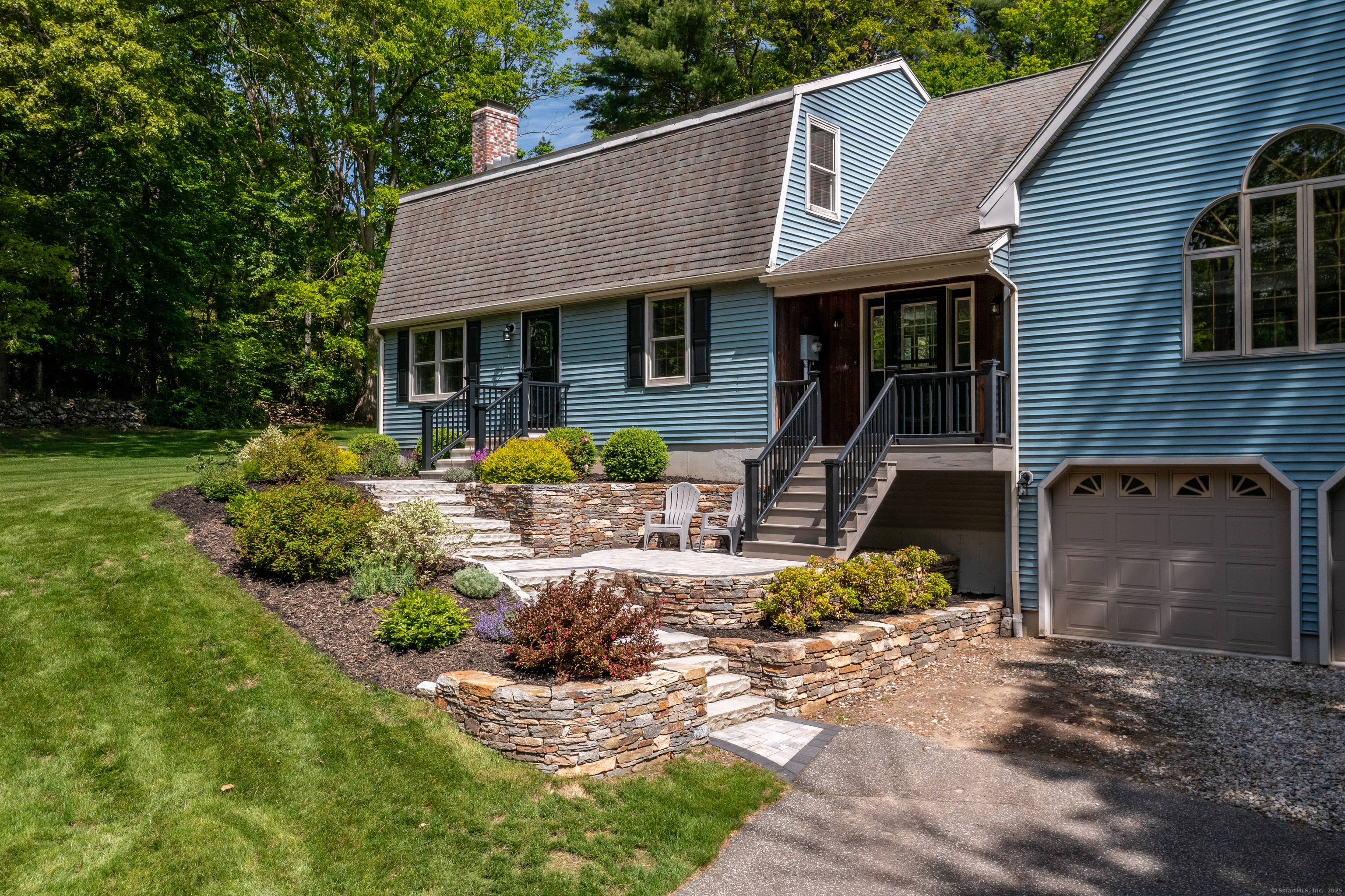 Tolland, Connecticut 06084, United States, 3 Bedrooms Bedrooms, ,3 BathroomsBathrooms,Residential,Pending,141704