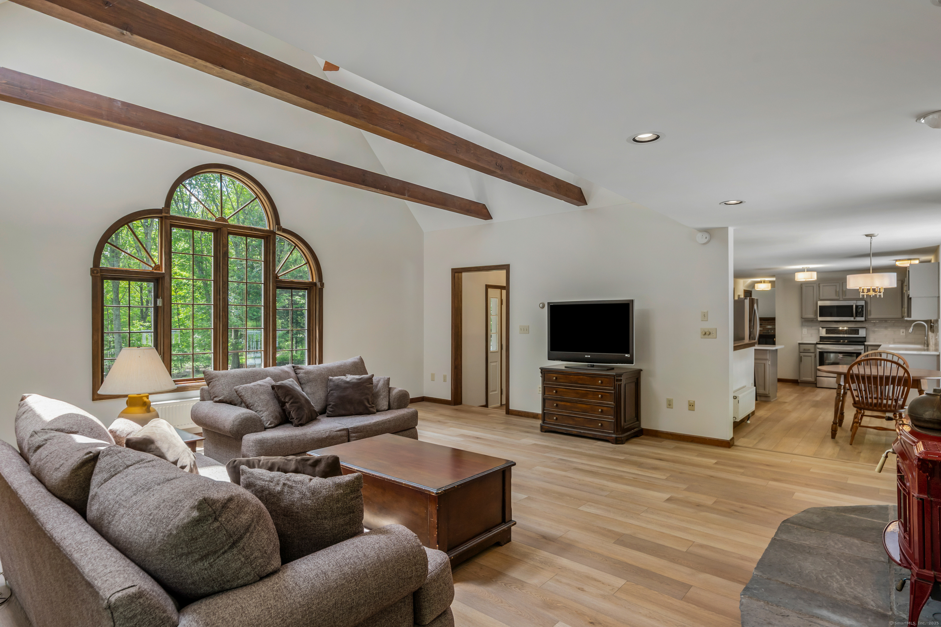 Tolland, Connecticut 06084, United States, 3 Bedrooms Bedrooms, ,3 BathroomsBathrooms,Residential,Pending,141704