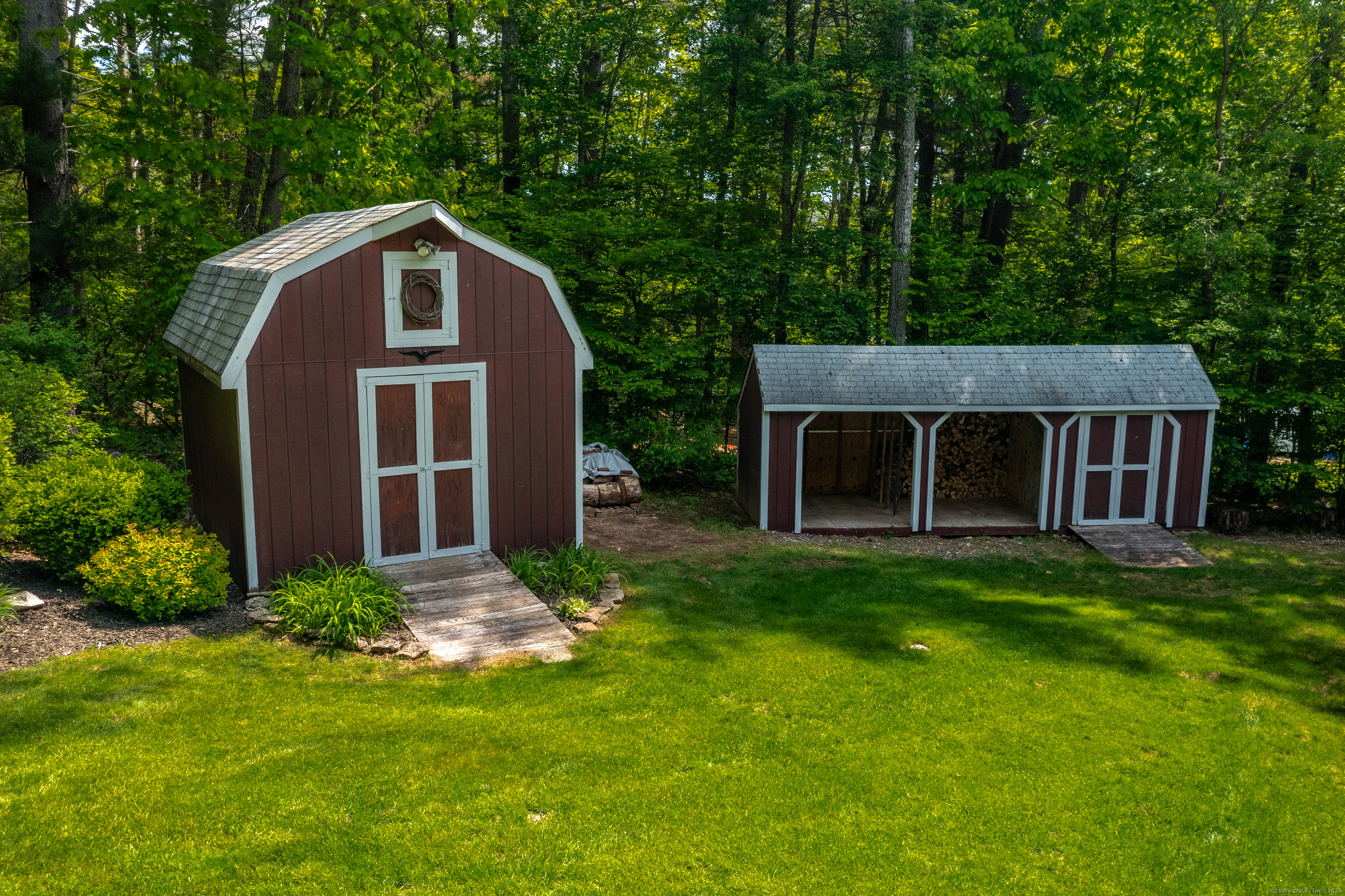 Tolland, Connecticut 06084, United States, 3 Bedrooms Bedrooms, ,3 BathroomsBathrooms,Residential,Pending,141704