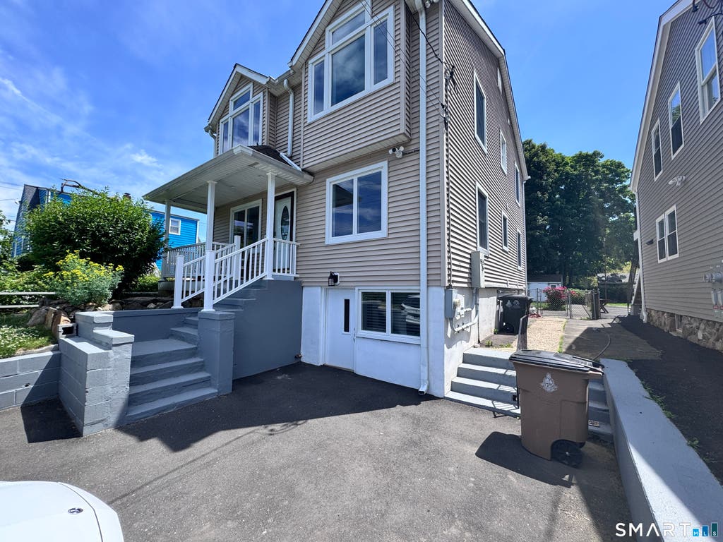 Photo of 556 Fairfield Avenue, Stamford, CT 06902 (MLS # 24170057)