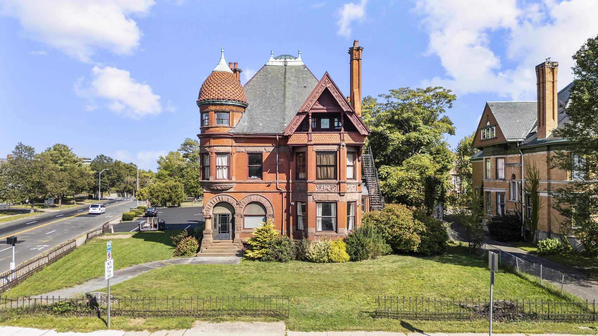 2 Wethersfield Avenue