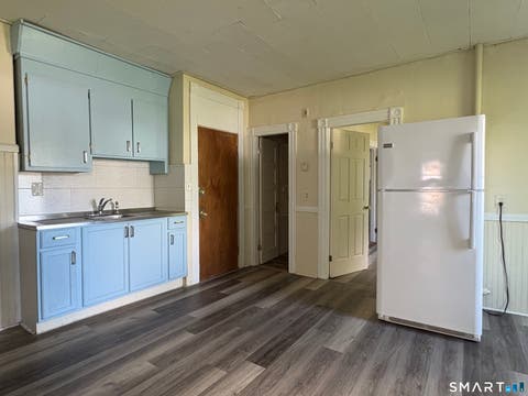 Multifamily For Rent - 240-242 Washington Street #1N<br/> New Britain, CT 06051
