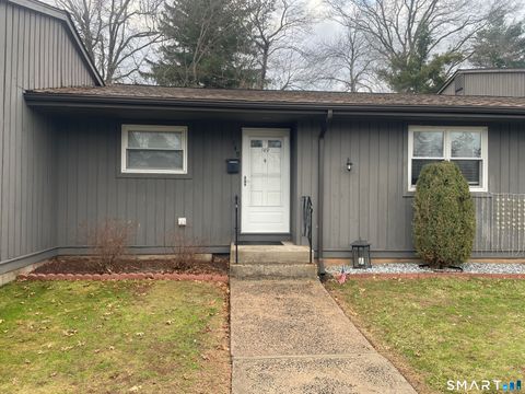 Condo For Sale - 149 Moylan Court #149<br/> Newington, CT 06111