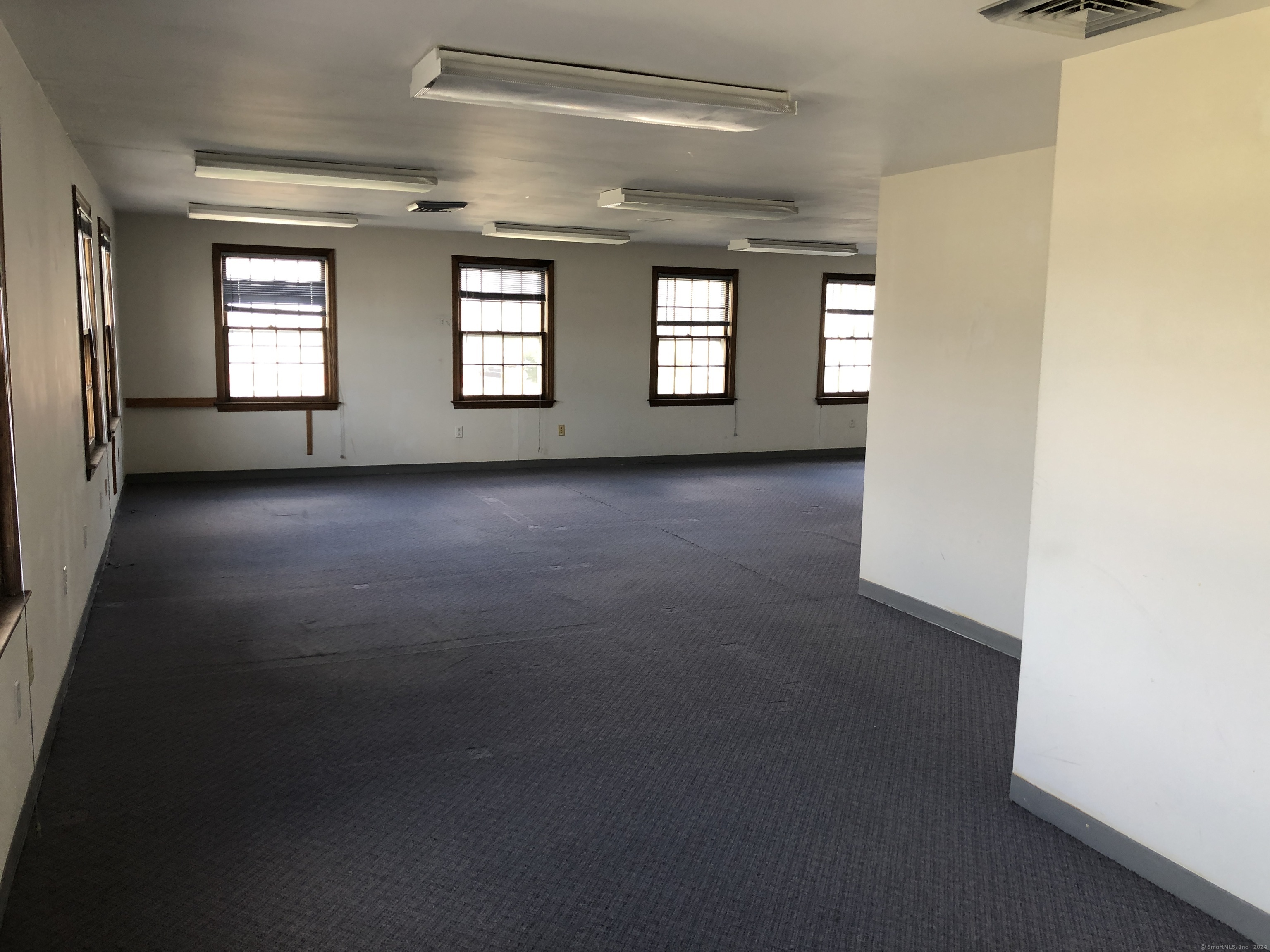 880 Boston Post Road