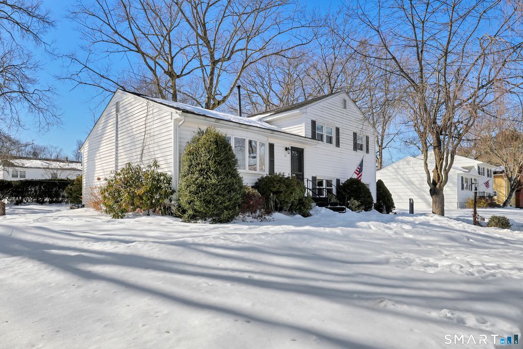 Photo of 86 Lent Road, Hamden, CT 06517 (MLS # 24151134)