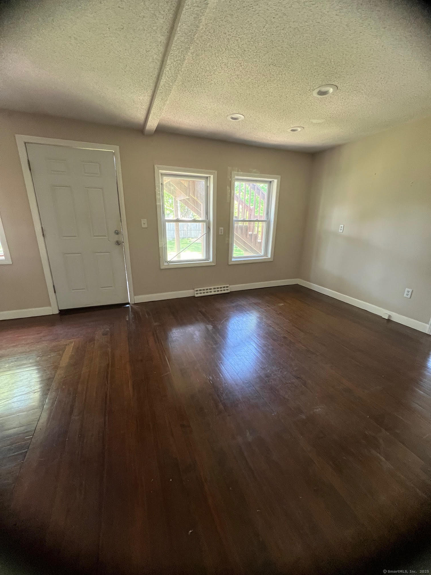 Rental Property at Elm Street, Meriden, Connecticut - Bedrooms: 3 
Bathrooms: 1 
Rooms: 5  - $1,800 MO.