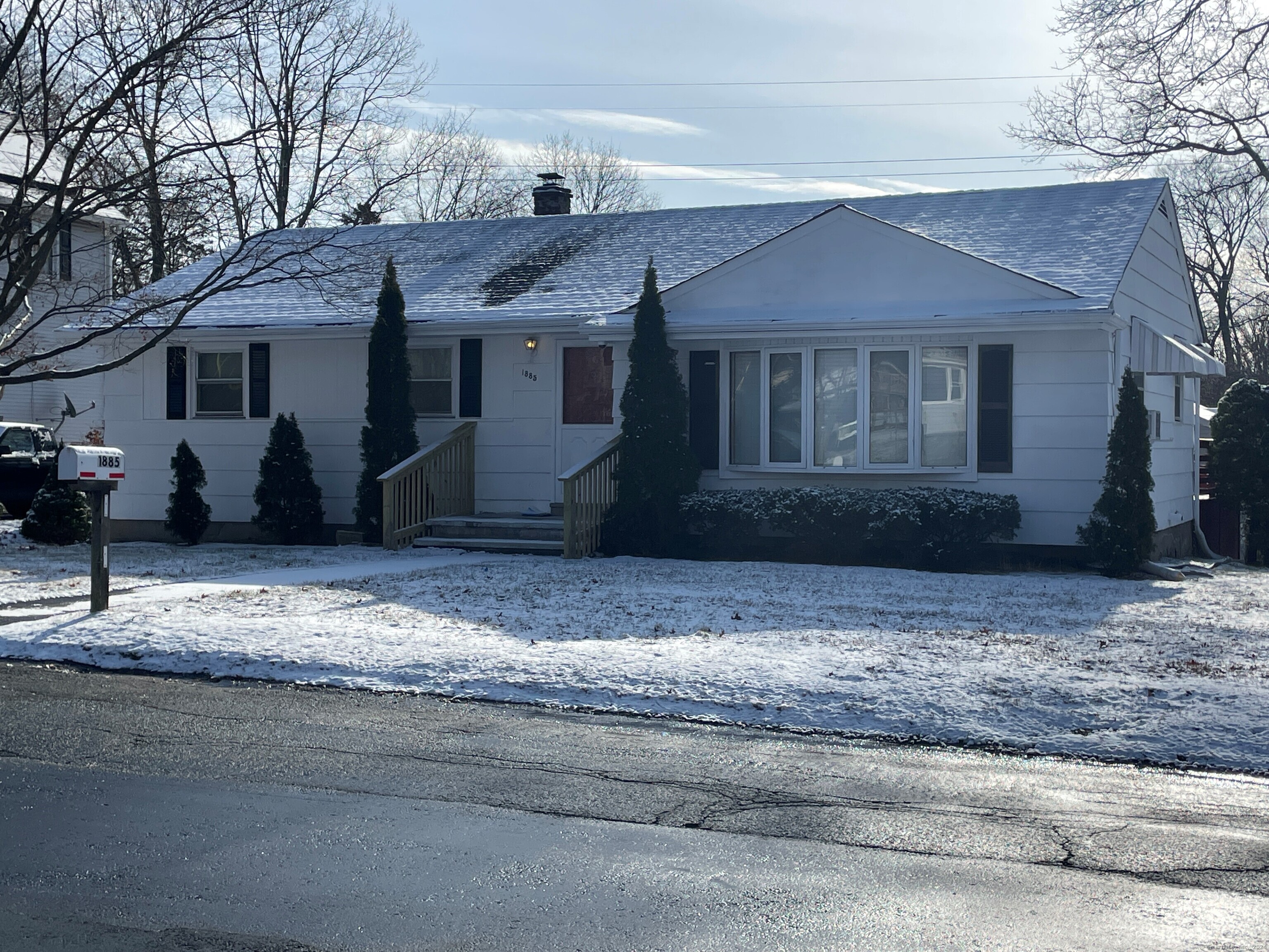 Property for Sale at 1885 Old Town Road, Bridgeport, Connecticut - Bedrooms: 3 
Bathrooms: 2 
Rooms: 5  - $480,000