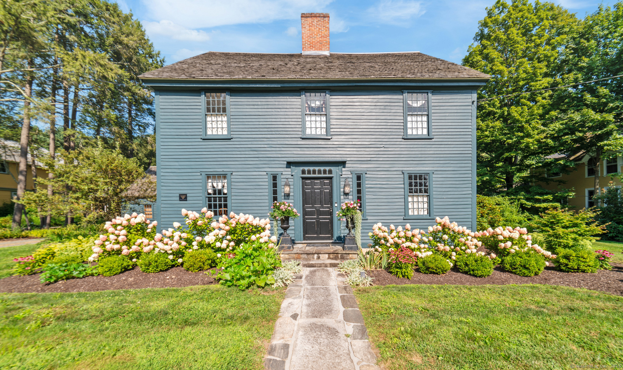 337 Main Street South