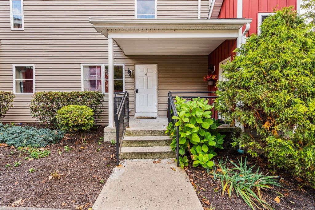 Photo of 23 Scuppo Road #APT 3-4, Danbury, CT 06811 (MLS # 24137409)