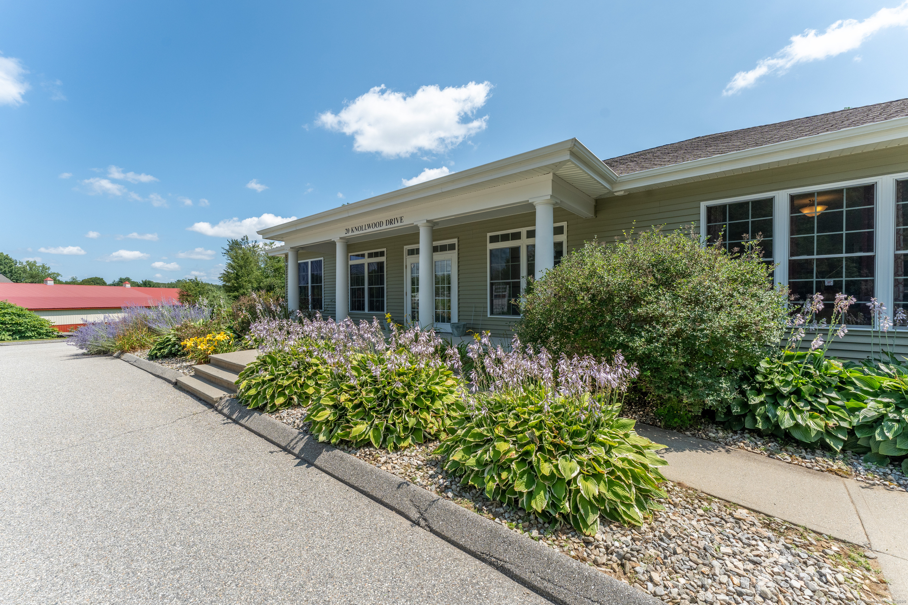 20 Knollwood Drive