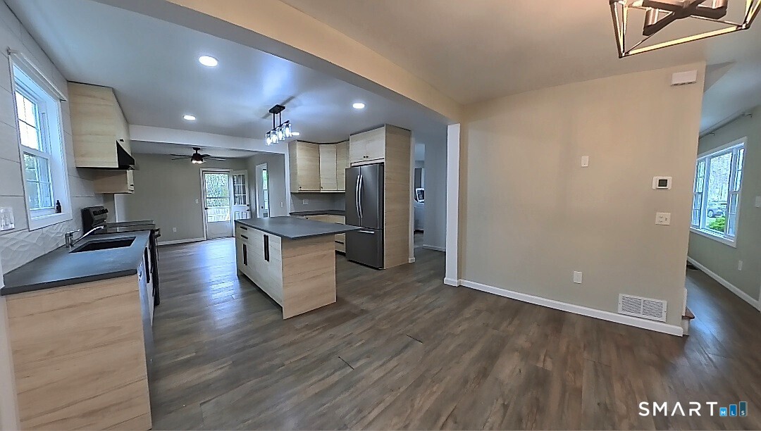 1 Mayflower Court
