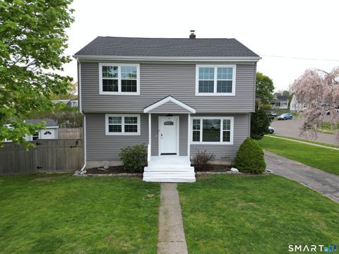Photo of 1 Mayflower Court, Milford, CT 06460 (MLS # 24175648)