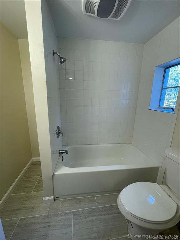 Redding, Connecticut 06896, United States, 5 Bedrooms Bedrooms, ,3 BathroomsBathrooms,Residential,Active,156482