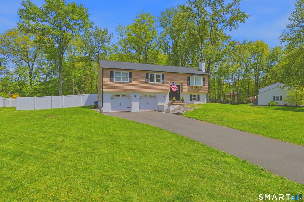 Photo of 100 Susan Drive, Suffield, CT 06078 (MLS # 24174453)