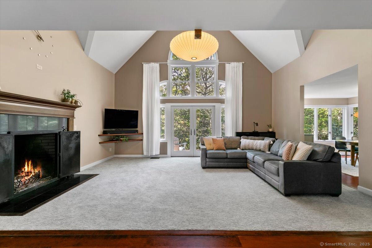 140 Wildrose Avenue