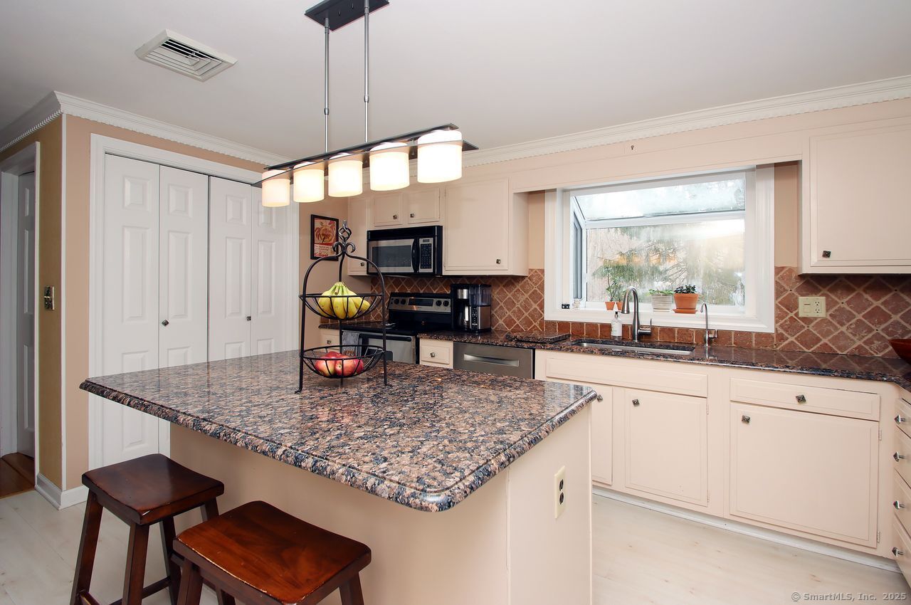 23 Sportsman Hill Road, Madison, Connecticut image 5