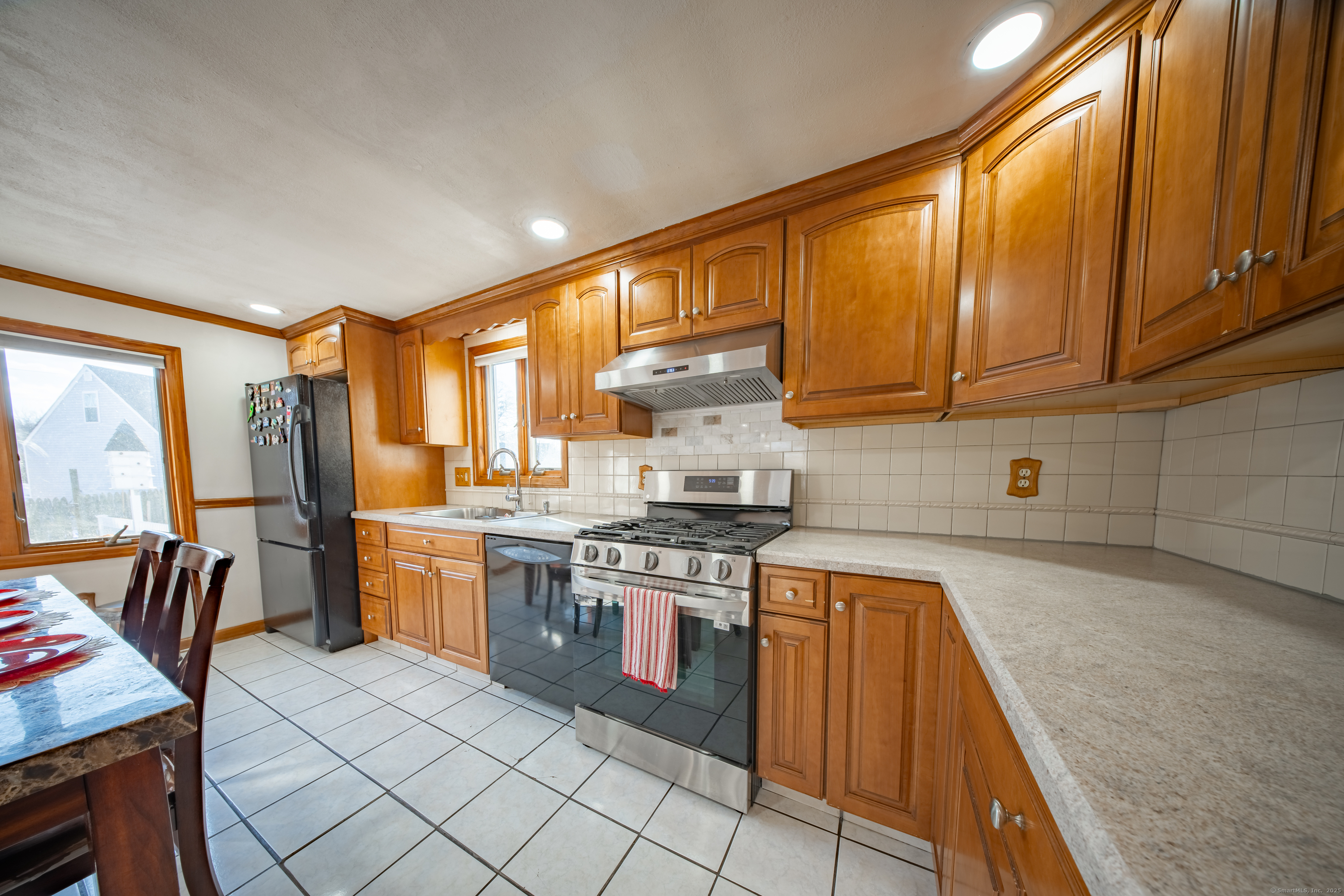 127 Vista Drive, East Haven, Connecticut image 8