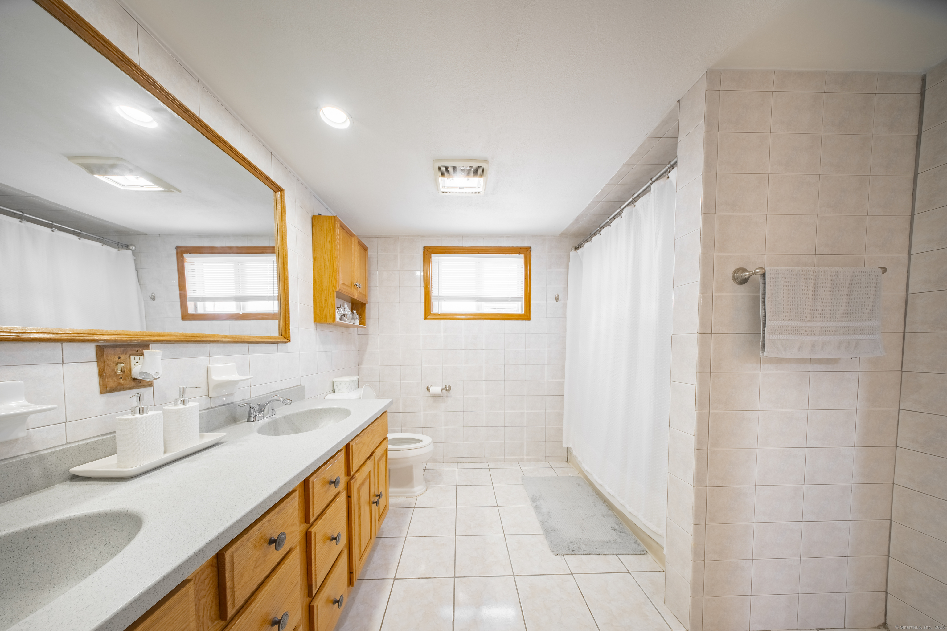 127 Vista Drive, East Haven, Connecticut image 11