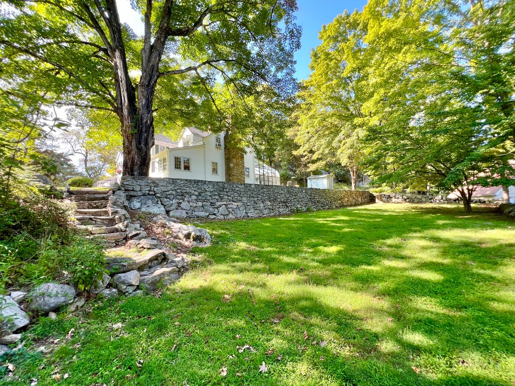 Photo of 301 Haviland Road, Stamford, CT 06903 (MLS # 24138632)