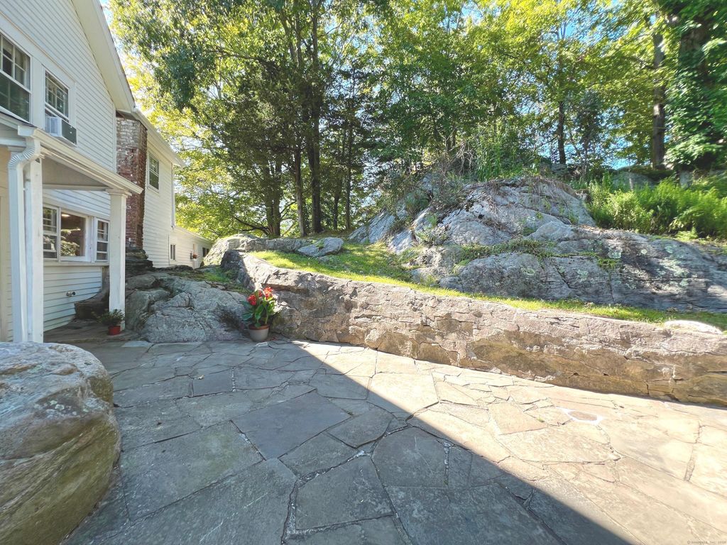 Photo of 301 Haviland Road, Stamford, CT 06903 (MLS # 24138632)