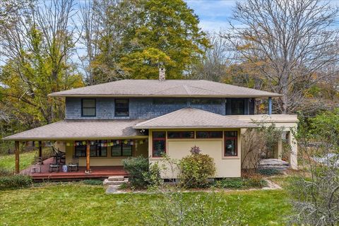 Homes For Sale - 39 Hewitt Road<br/> North Stonington, CT 06359