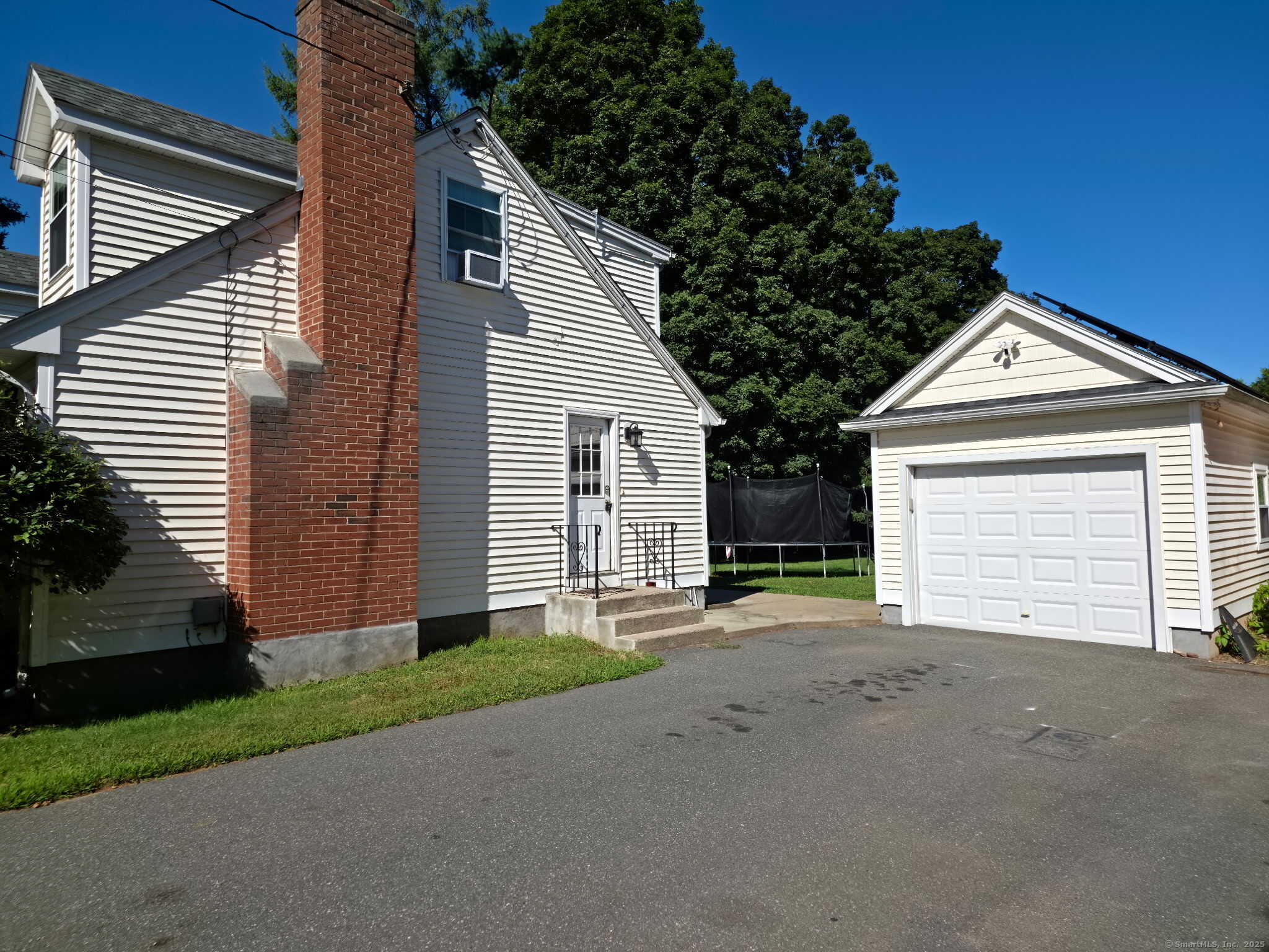 253 East Road