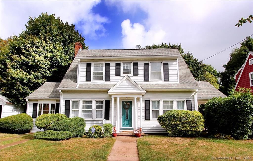 Hemlock Road, New Haven, Connecticut - 3 Bedrooms  
2 Bathrooms  
7 Rooms - 