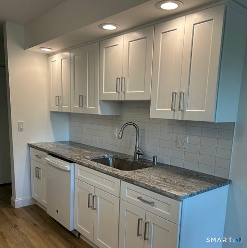 Tiny photo for 6 Canterbury Court #6, Brookfield, CT 06804 (MLS # 24184807)