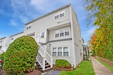 Photo of 29 Van Buren Avenue #APT I9, Norwalk, CT 06850 (MLS # 24135750)