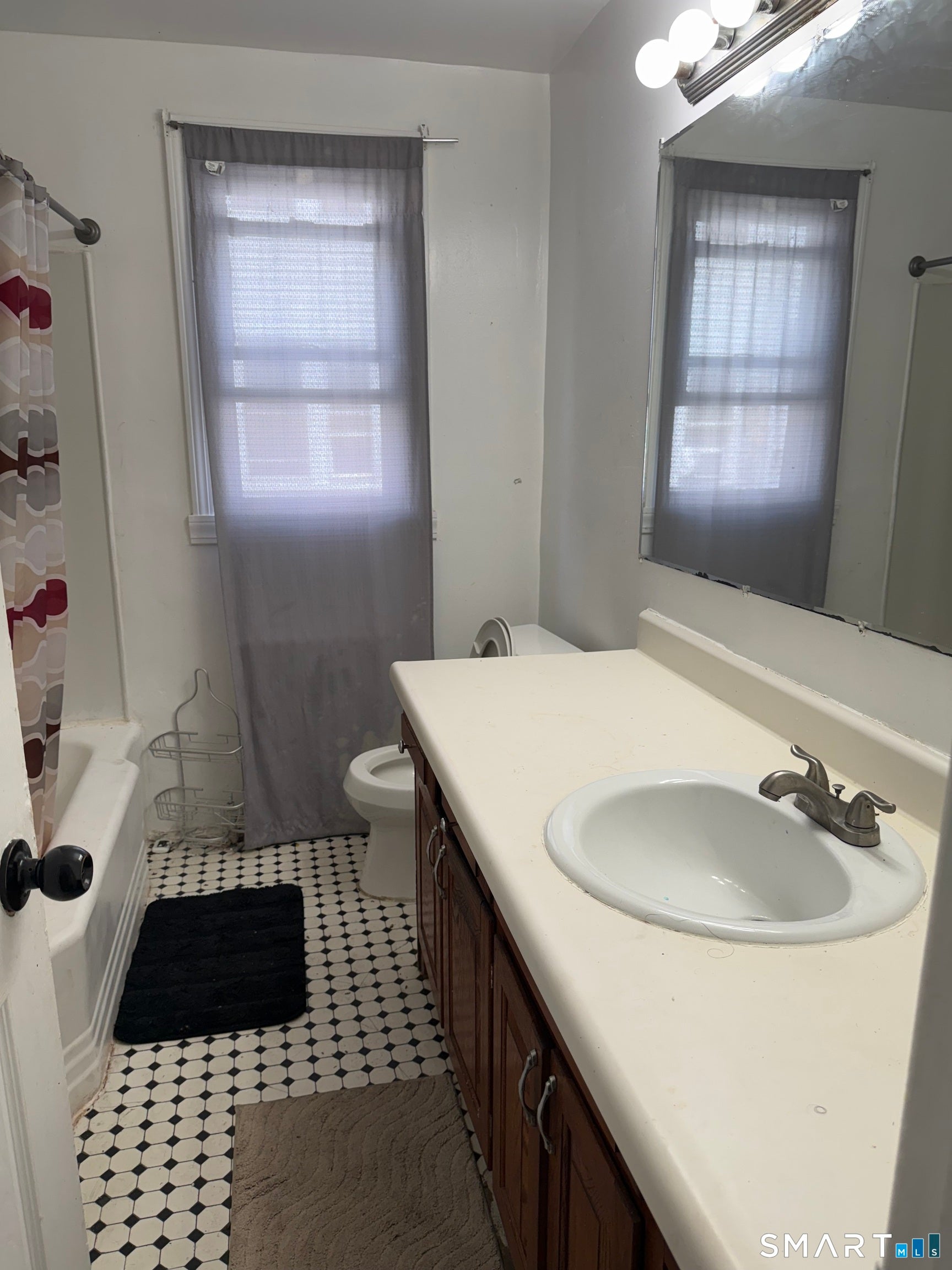 2422-2426 East Main Street
