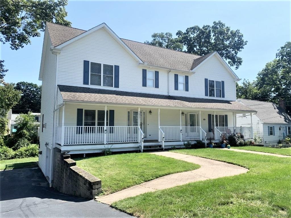 17 Spring Glen Road A, East Lyme, Connecticut - 3 Bedrooms  
3 Bathrooms  
6 Rooms - 