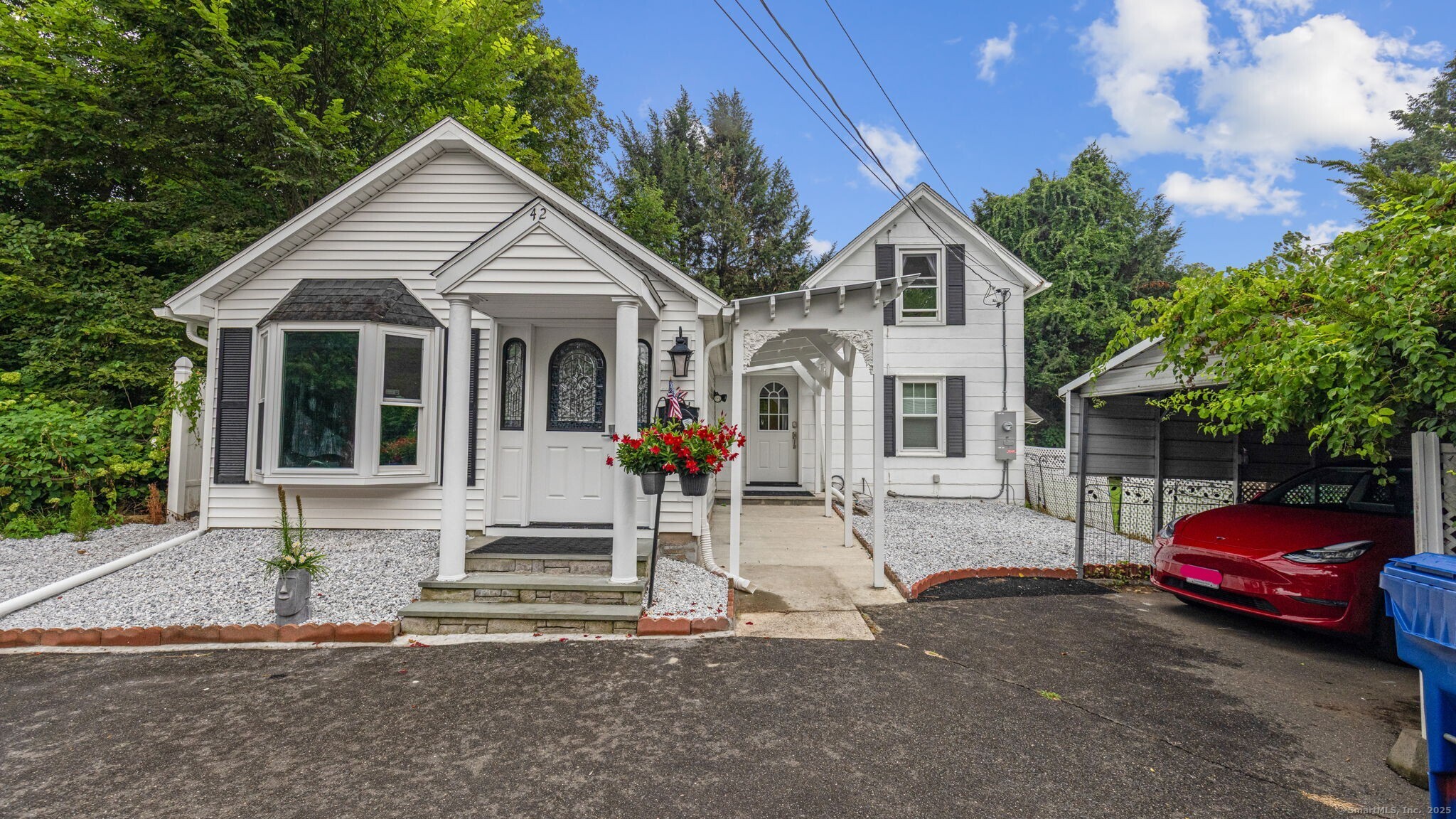 Farmington, Connecticut 06085, United States, 2 Bedrooms Bedrooms, ,1 BathroomBathrooms,Residential,Active,192702