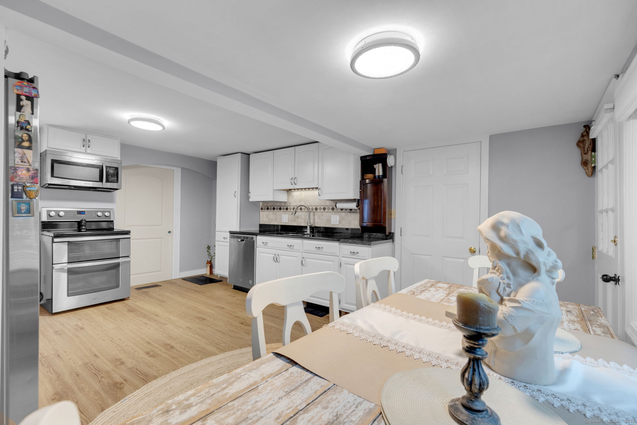 Farmington, Connecticut 06085, United States, 2 Bedrooms Bedrooms, ,1 BathroomBathrooms,Residential,Active,192702