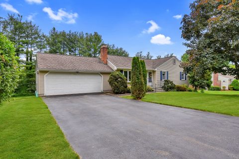 Single Family Residence in Berlin CT 165 Ridgewood Lane.jpg