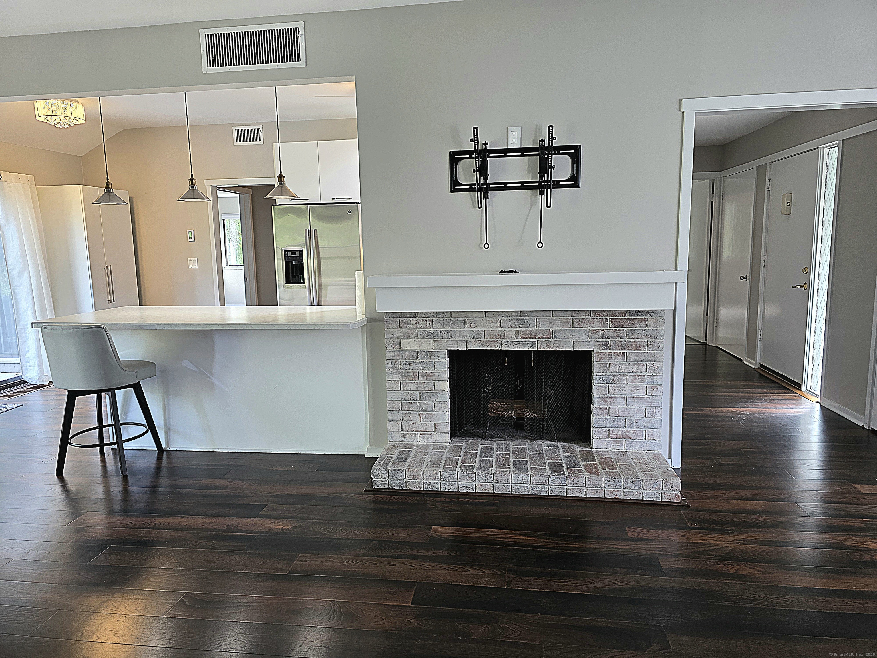327 Heritage Village B