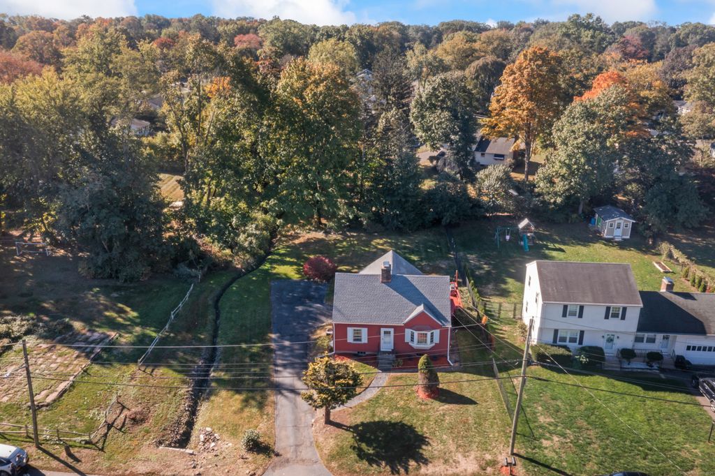 Photo of 13 Sunset Road, North Haven, CT 06473 (MLS # 24130389)