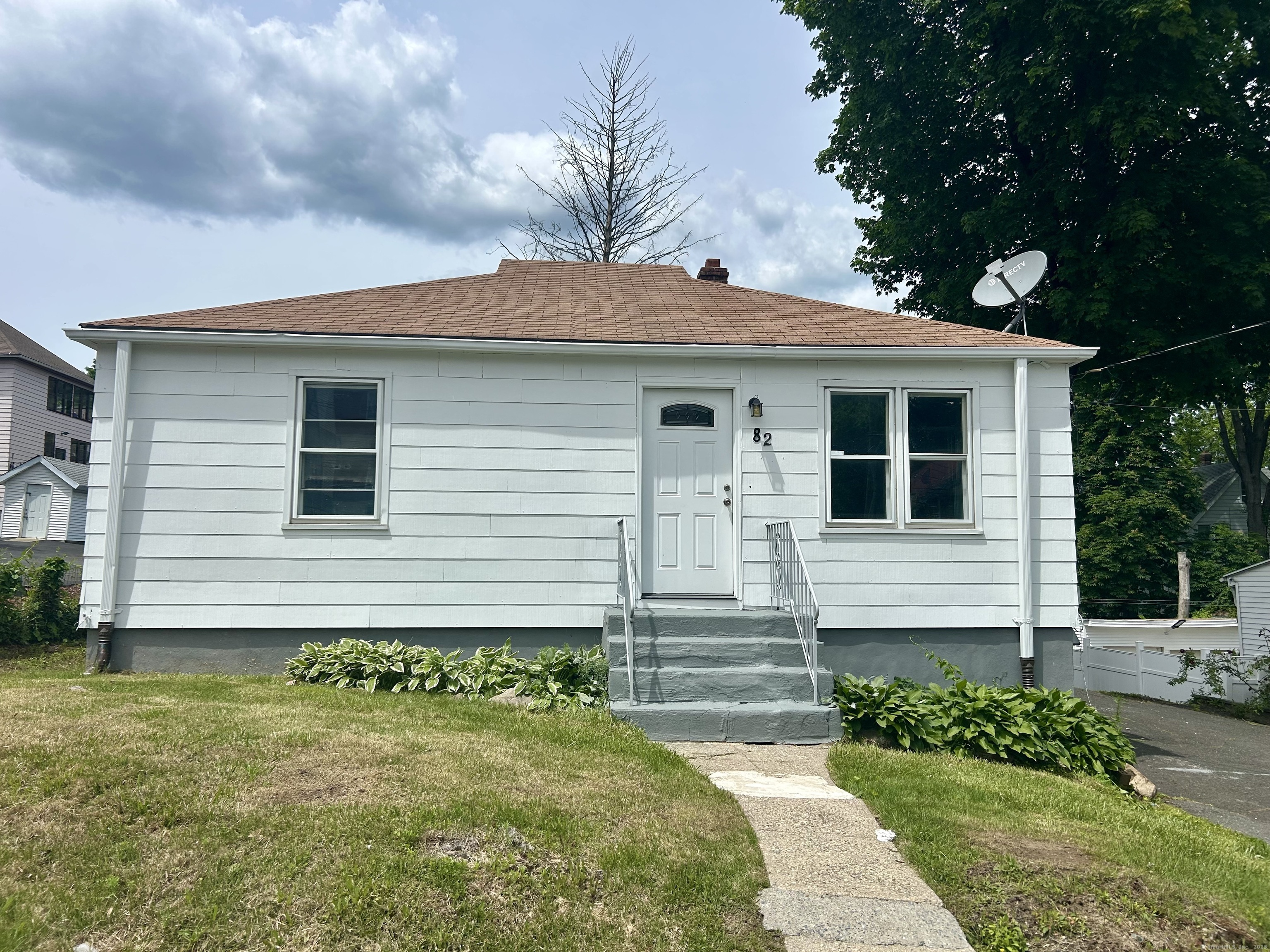 Property for Sale at Sunnyside Avenue, Waterbury, Connecticut - Bedrooms: 2 
Bathrooms: 1 
Rooms: 4  - $229,900