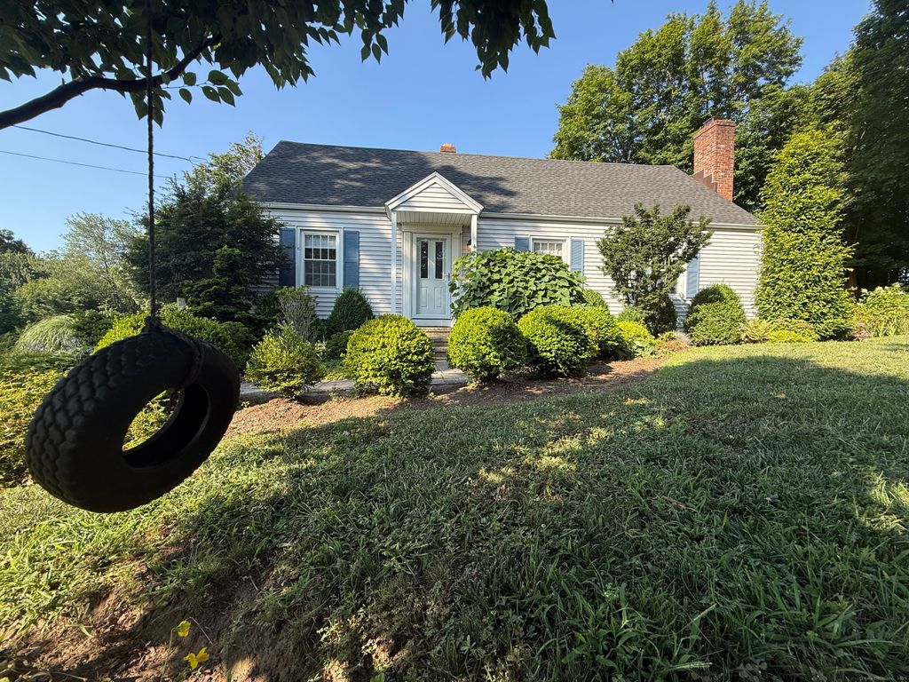 Photo of 111 Mill Hill Road, Fairfield, CT 06890 (MLS # 24127897)