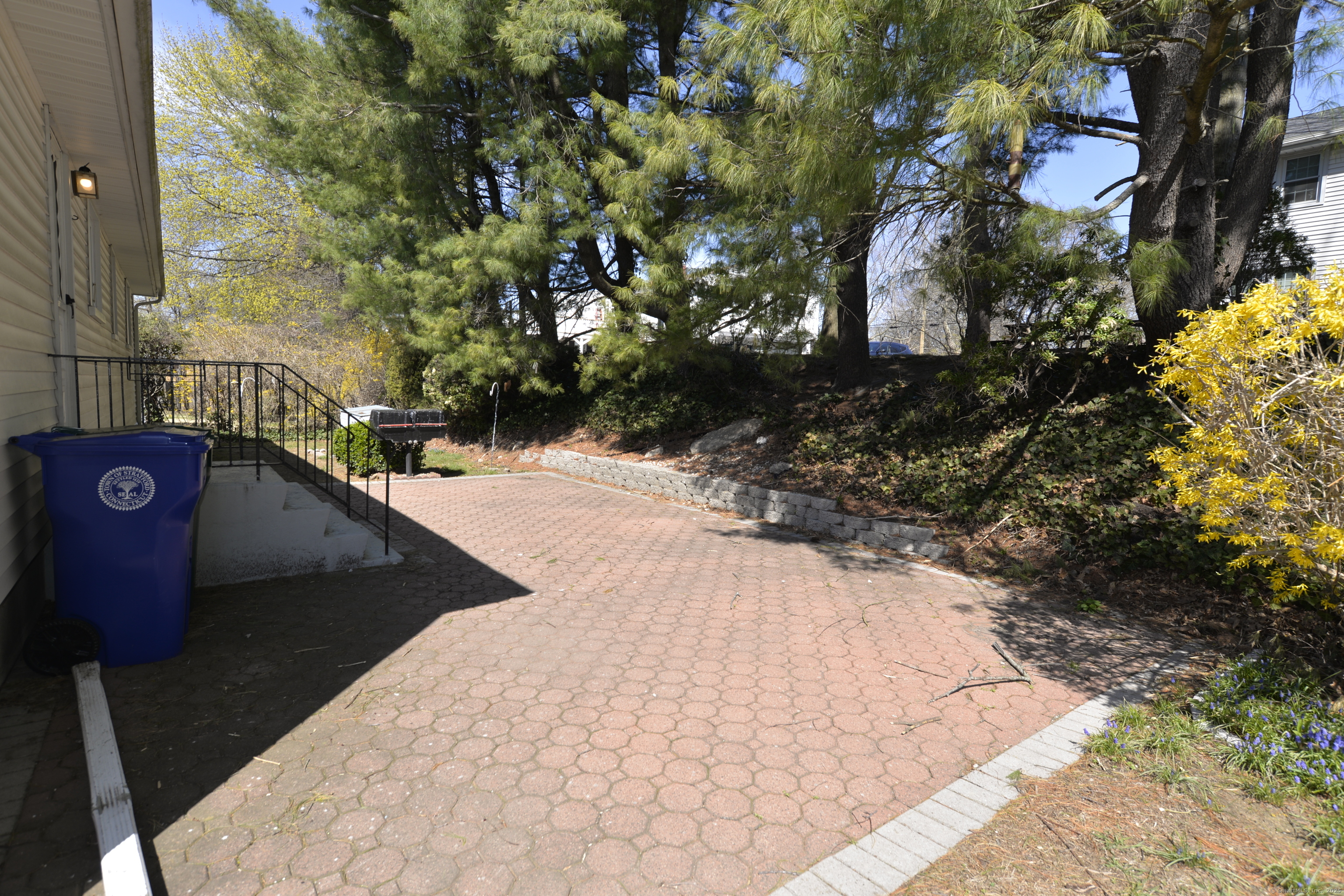 100 Goldbach Drive, Stratford, Connecticut image 19