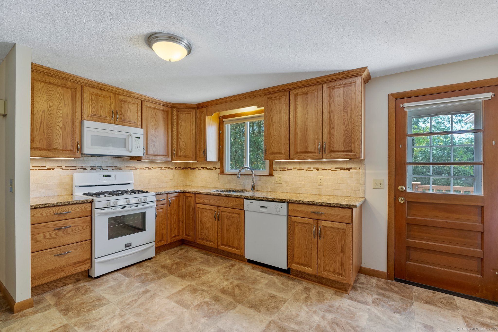 8 Hampshire Place, Cromwell, Connecticut image 11