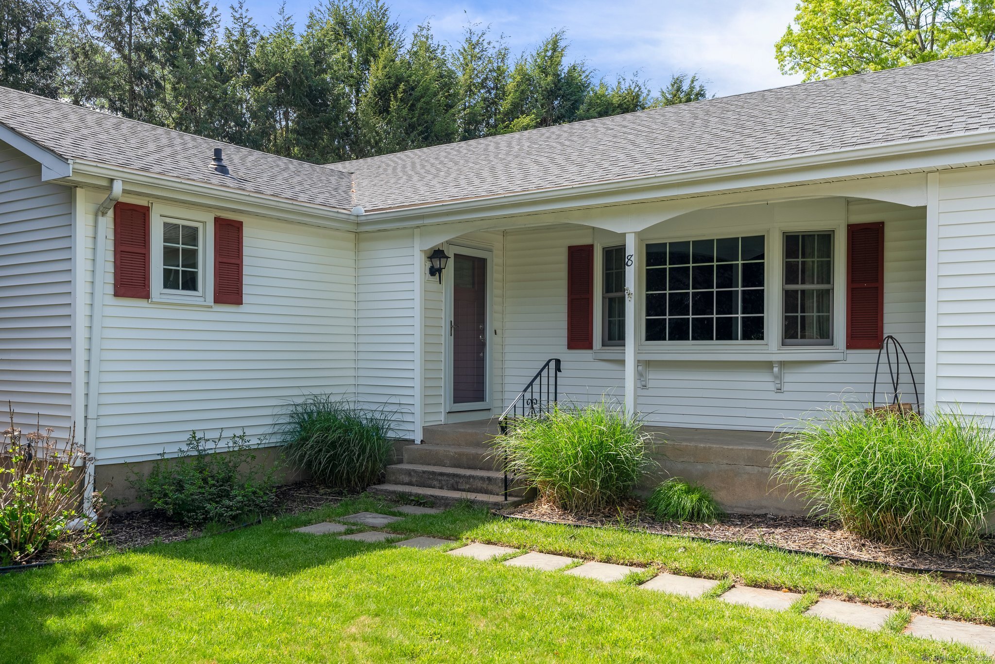 8 Hampshire Place, Cromwell, Connecticut image 2
