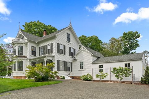131 Elm Street Guilford CT 06437